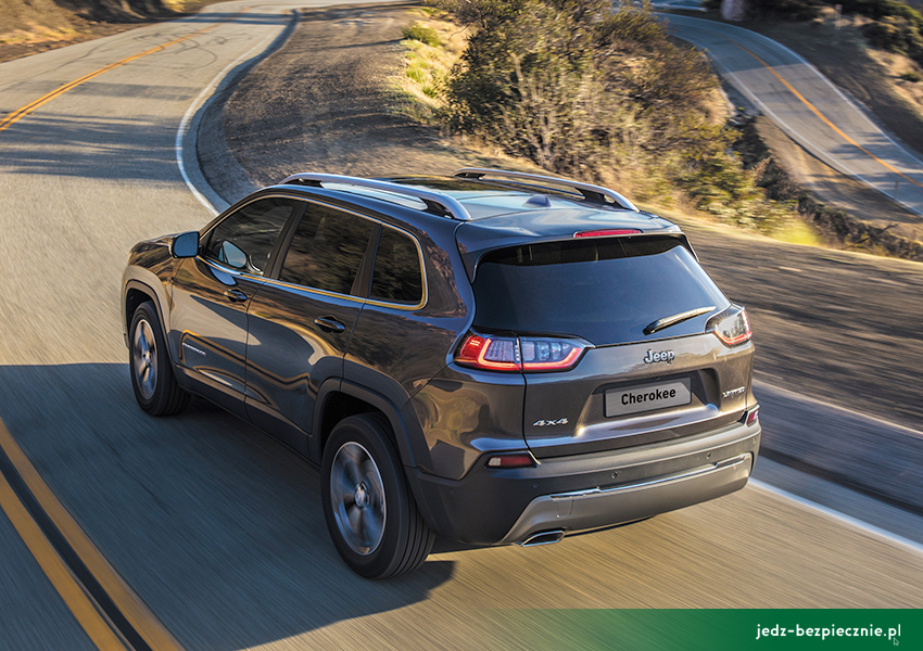 WEZWANIA DO SERWISÓW I UOKiK - Ośmiu producentów samochodów wzywa swoich klientów do serwisów I 2019 I Jeep
